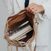 Convertible Saku Bucket Bag - Suede Caramelo - ann kurz