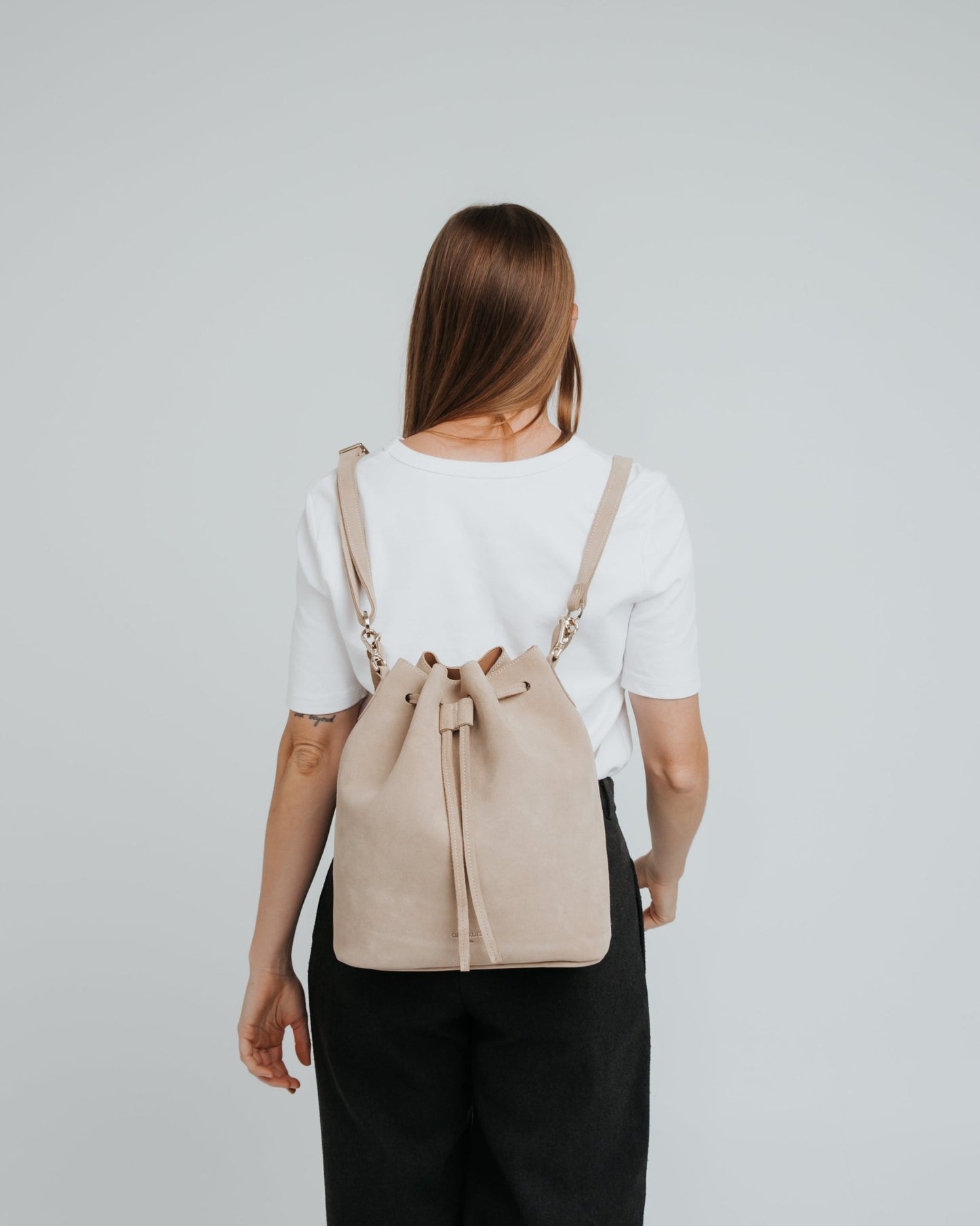 Convertible Saku Bucket Bag - Suede Caramelo - ann kurz