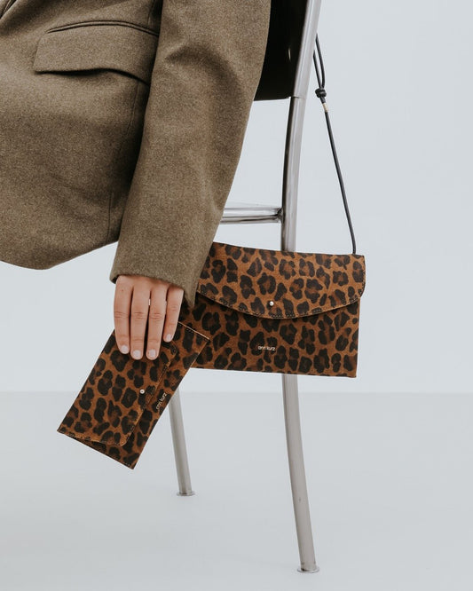 Cute Clutch - Leo Brown - ann kurz