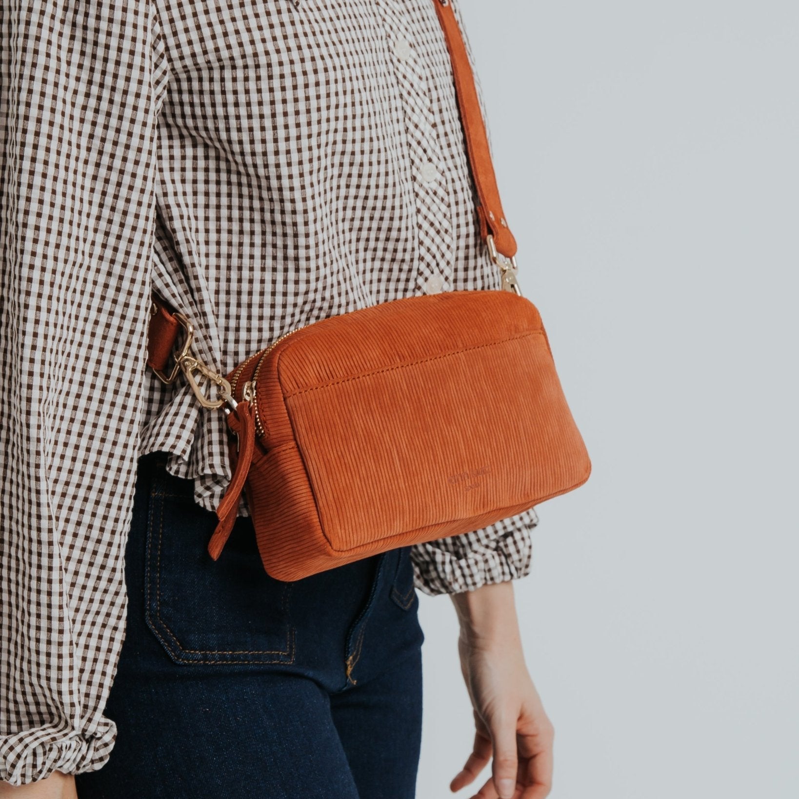 Double - zip Camera Bag - Ruffle Rust - ann kurz