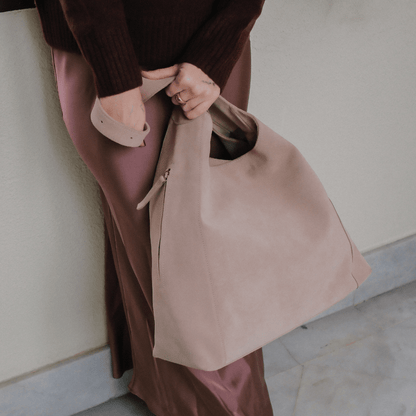 Double Zip Hobo Bag - Suede Caramelo - ann kurz