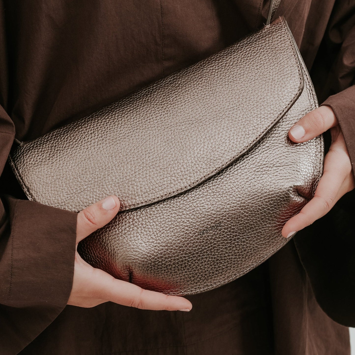 Grace Clutch - Metallic Metal Grey - ann kurz