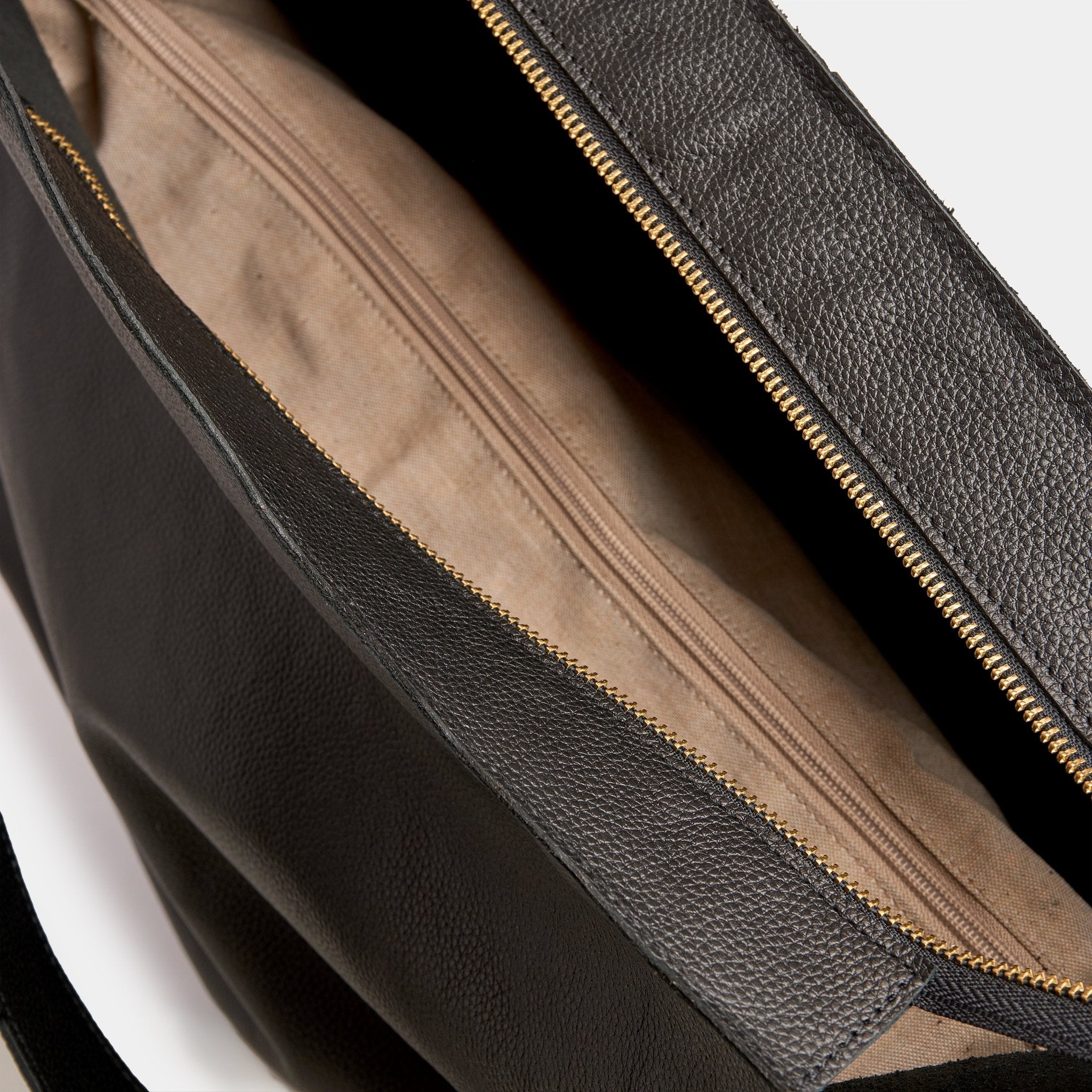 Grande Essential Tote - Narok Black - ann kurz