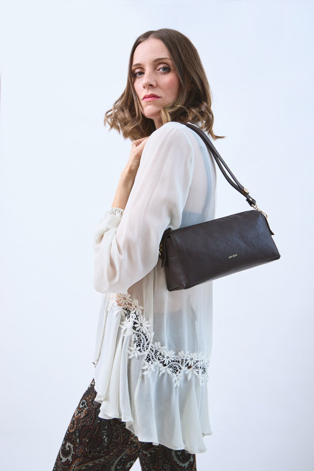 Light Shoulder - Nappa Mocha - ann kurz
