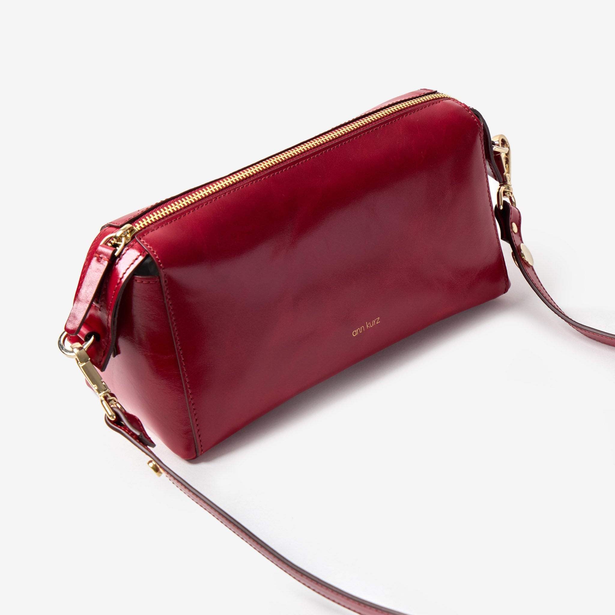 Light Shoulder - Shiny Nappa Rubino Red - ann kurz