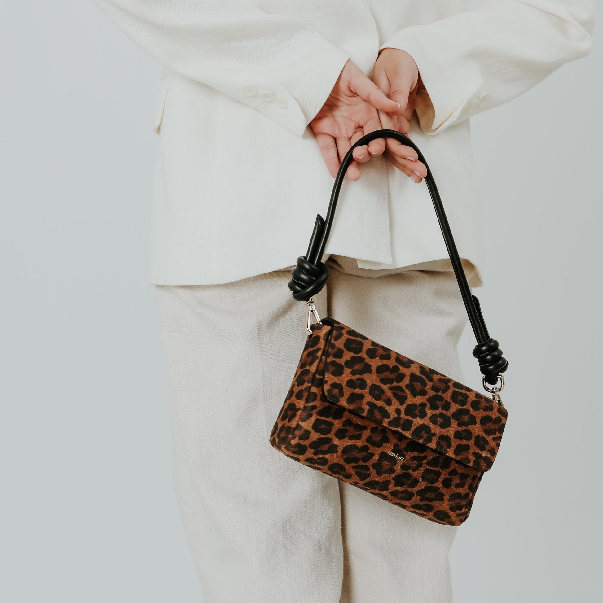 Pack Large Shape Shoulder Bag - Leo Brown - ann kurz