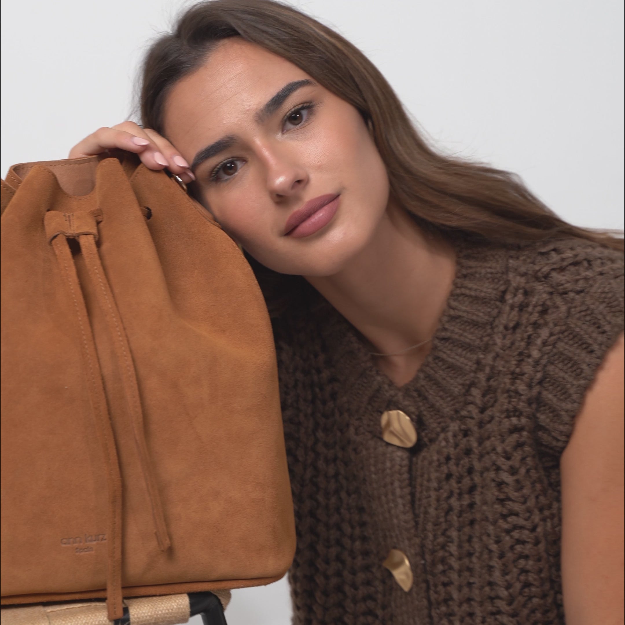 Convertible Saku Bucket Bag - Wildleder Braun