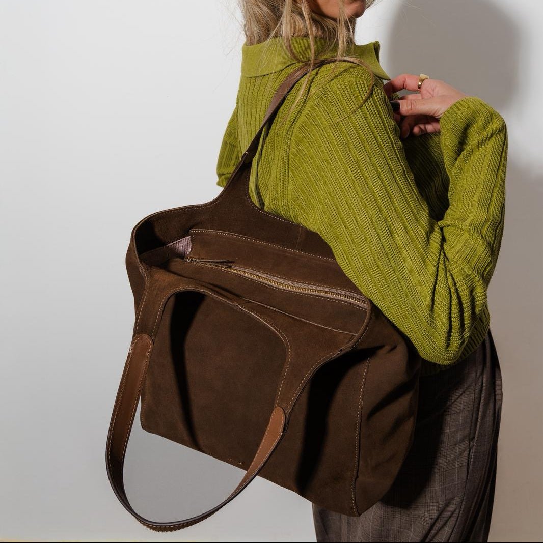 Shoulder Shopper - Suede Caramelo - ann kurz