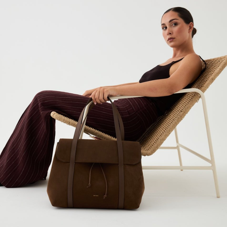 The Greatest Shopper Suede Cuero - ann kurz