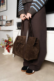 The Greatest Shopper - Suede Mocha - ann kurz