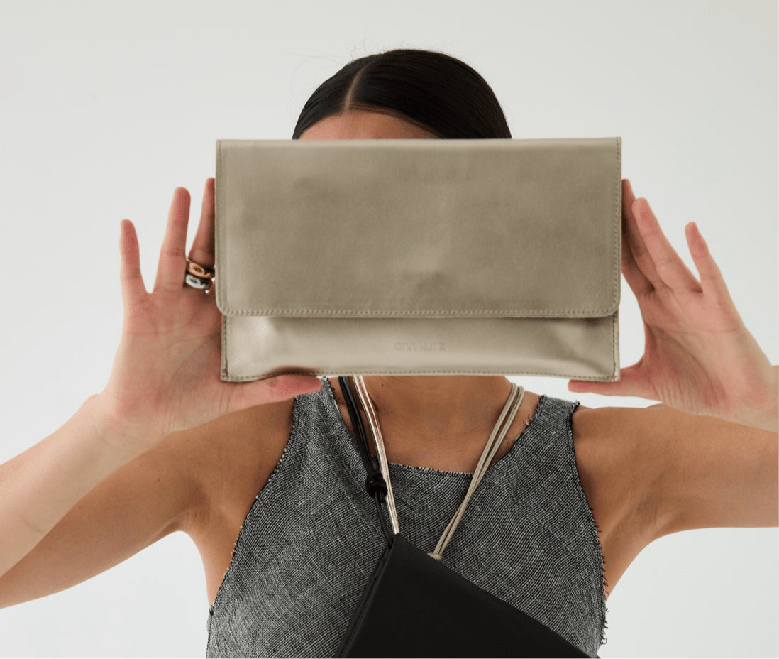 Thin Clutch - Metallic Gold - ann kurz