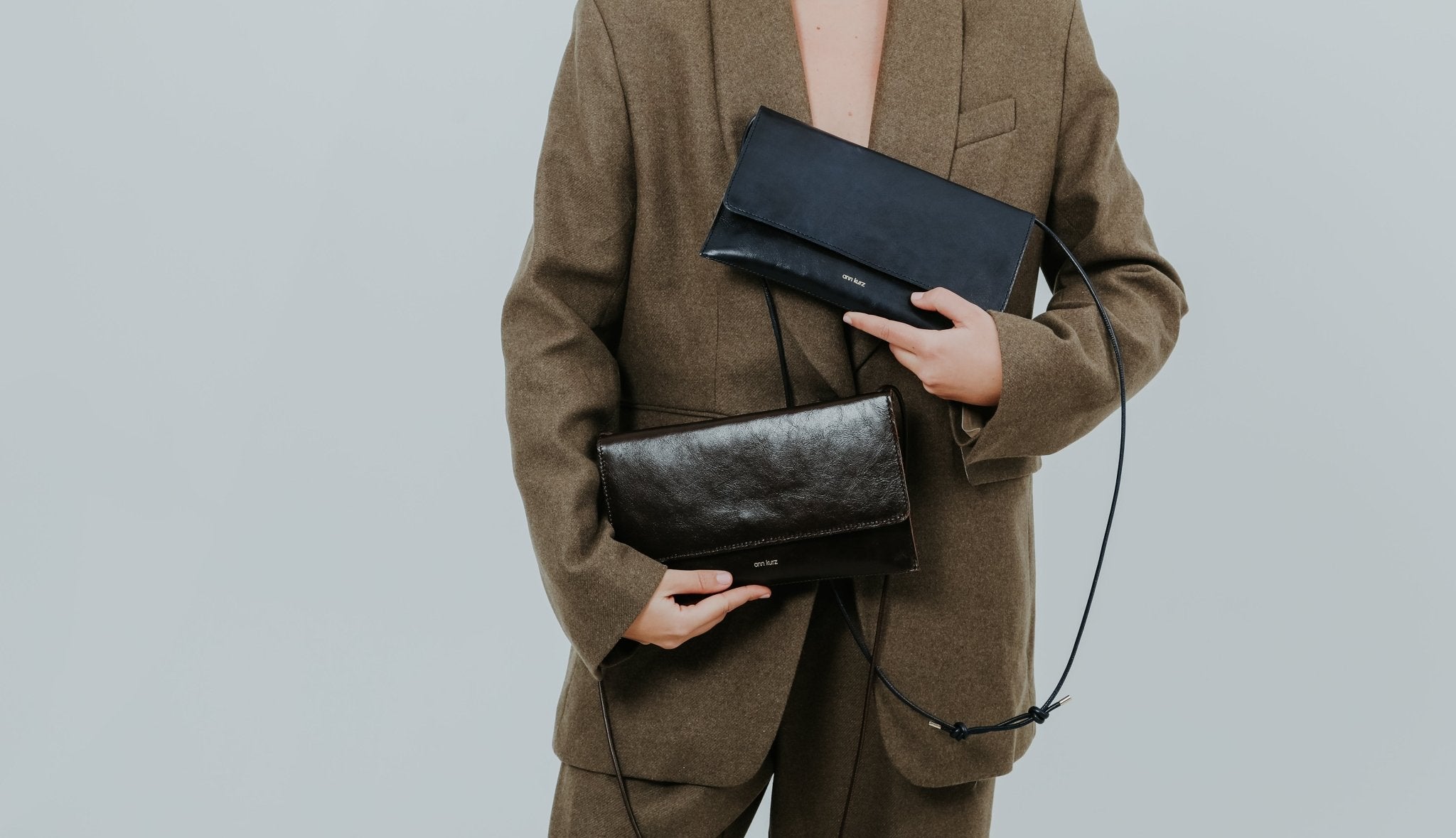 Thin Clutch - Shiny Nappa Navy - ann kurz