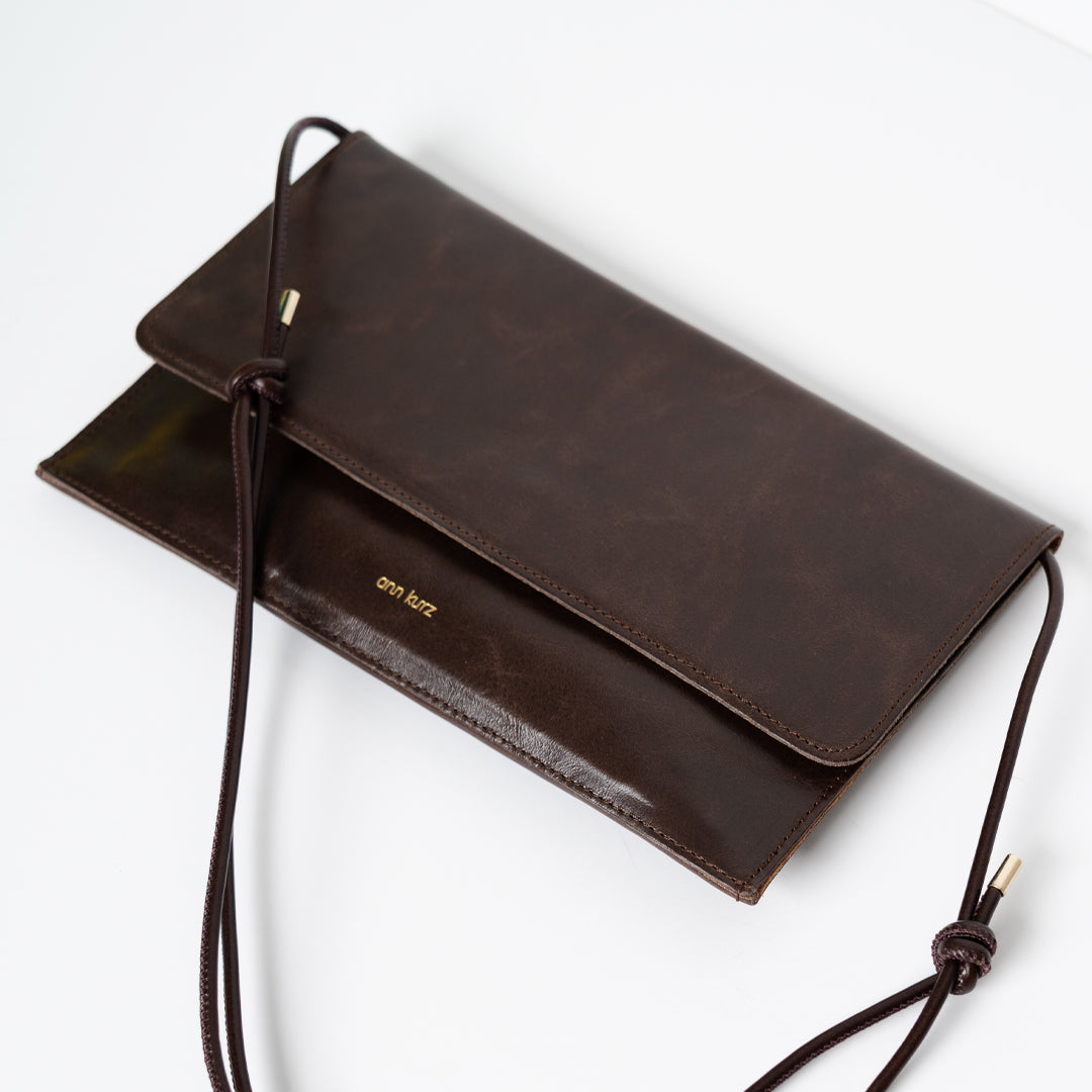 Thin Clutch - Shiny Nappa Mocha