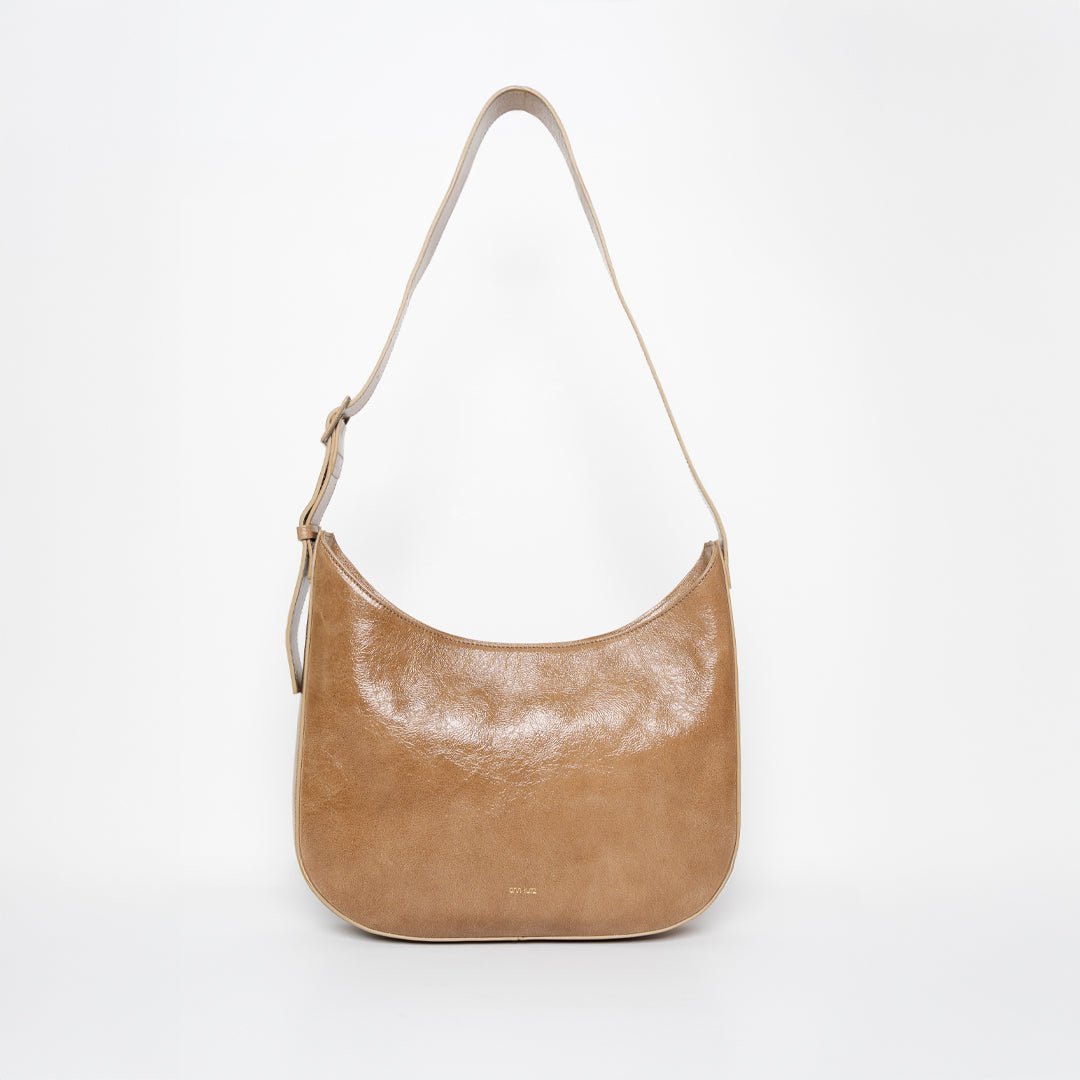 Versatile Hobo - Patent Taupe - ann kurz