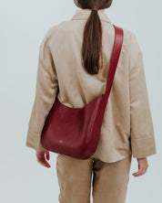 Versatile Hobo - Shiny Leather Navy - ann kurz