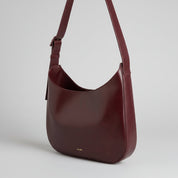 Versatile Hobo - Shiny Nappa Burgundy - ann kurz