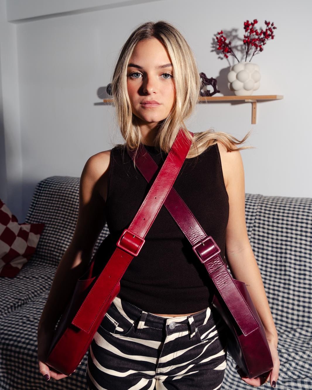 Versatile Hobo - Suede Brown - ann kurz